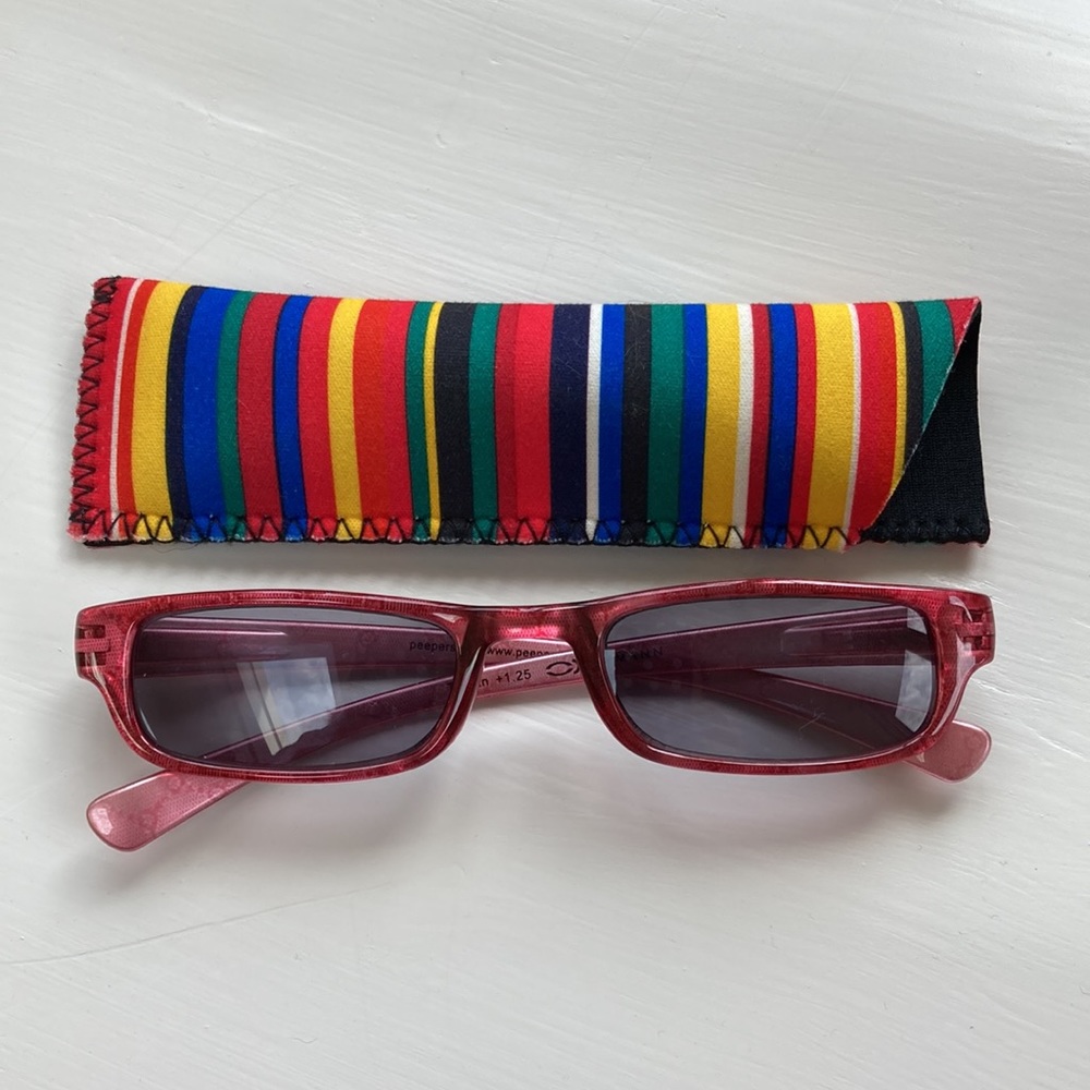 Peepers 914 pink reader sunglasses